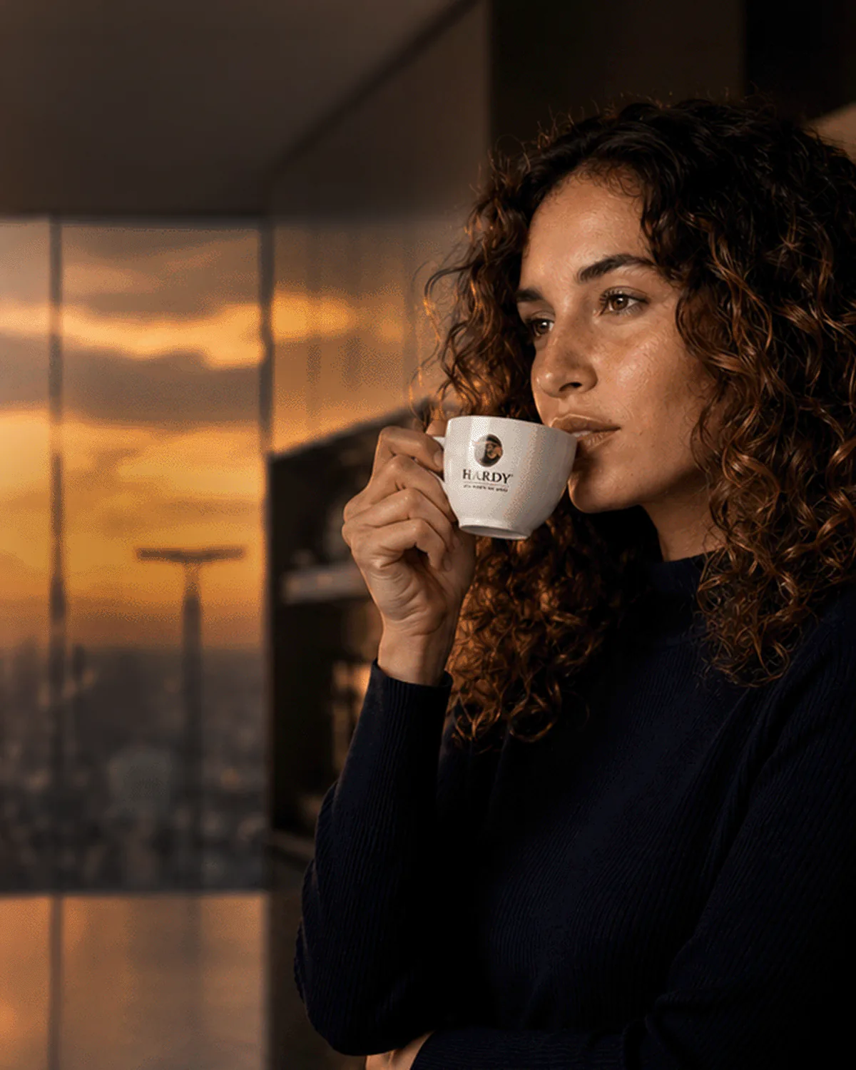 Shop Caffè Hardy con vista su Milano