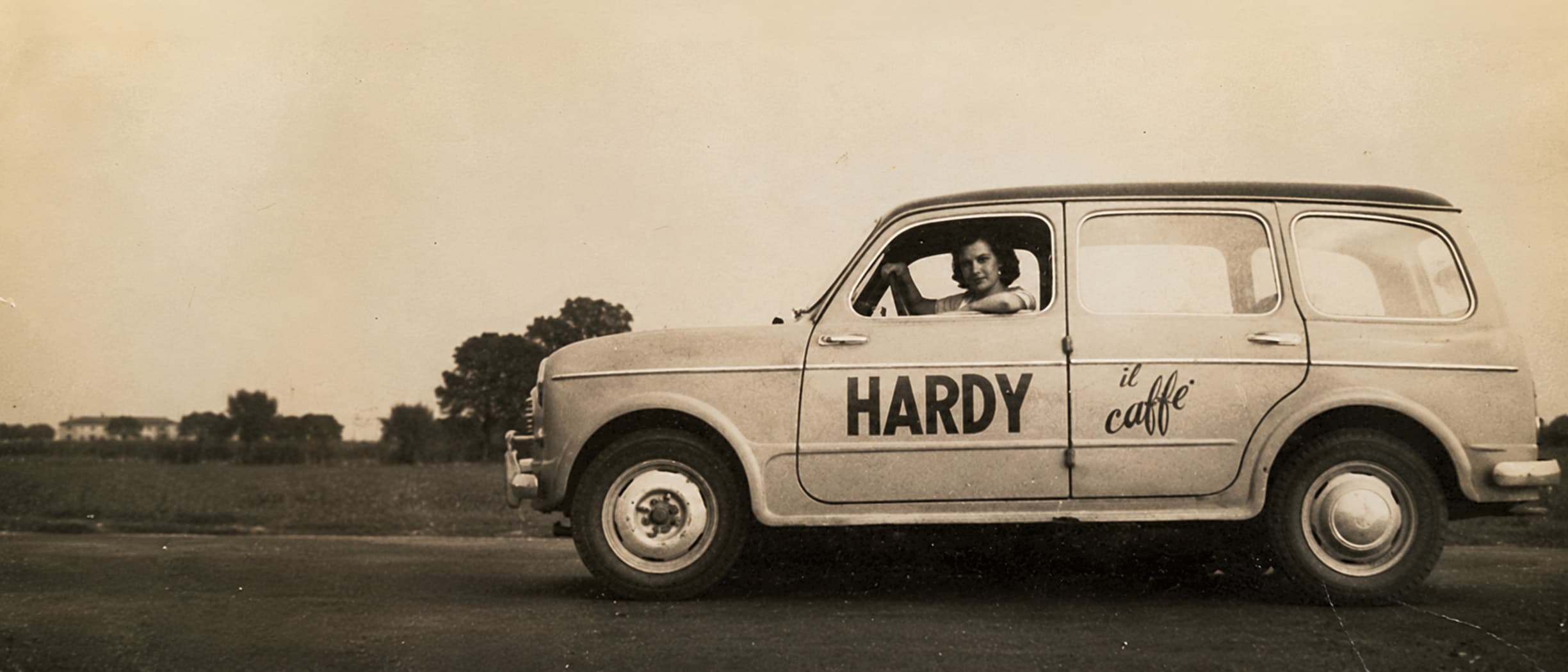 Auto storica Hardy il caffè negli anni Cinquanta