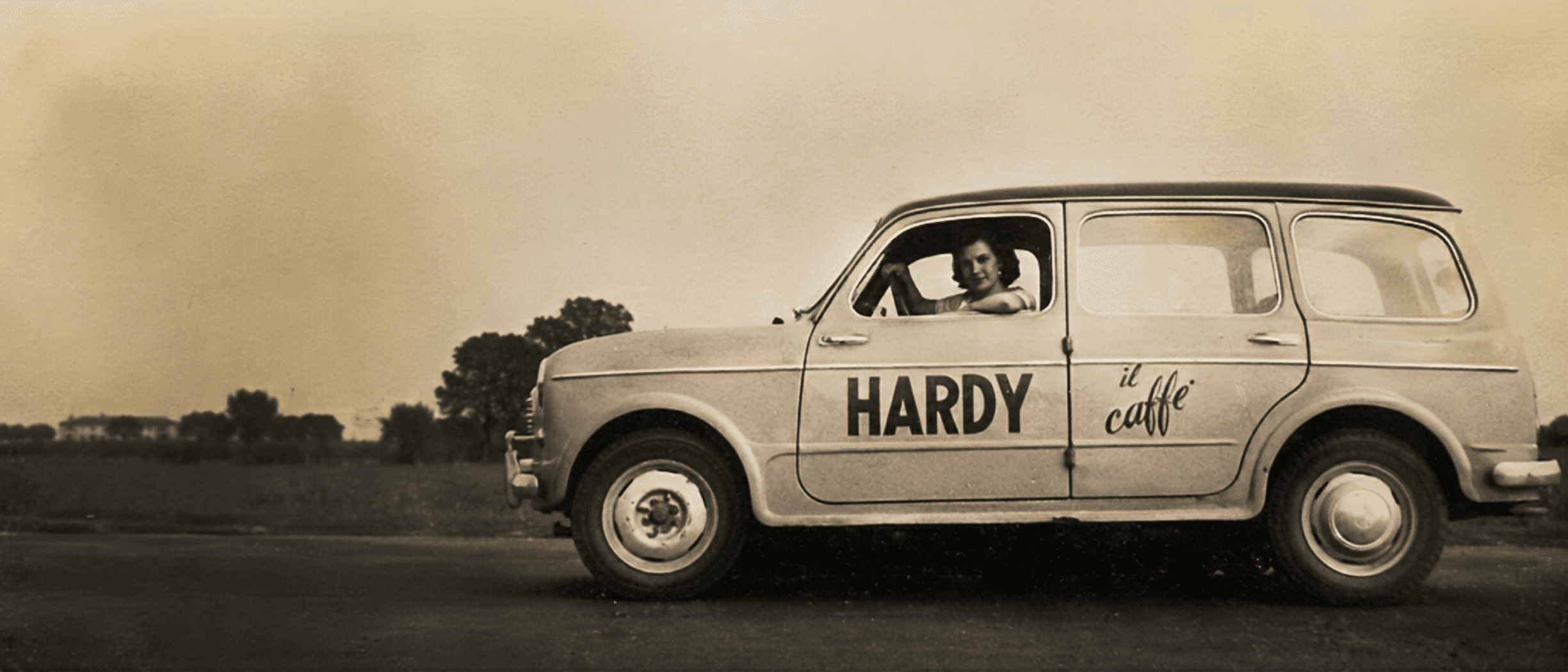 Auto storica Hardy il caffè negli anni Cinquanta