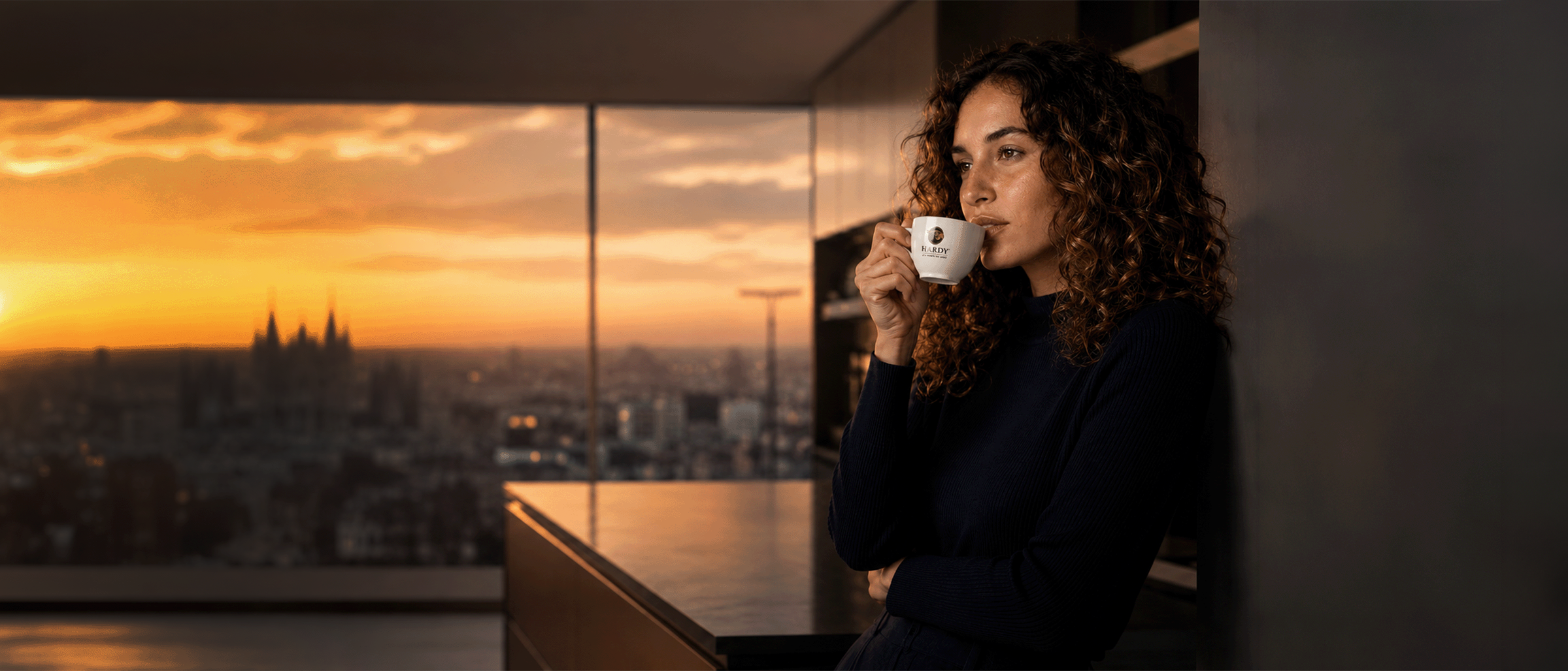 Shop Caffè Hardy con vista su Milano